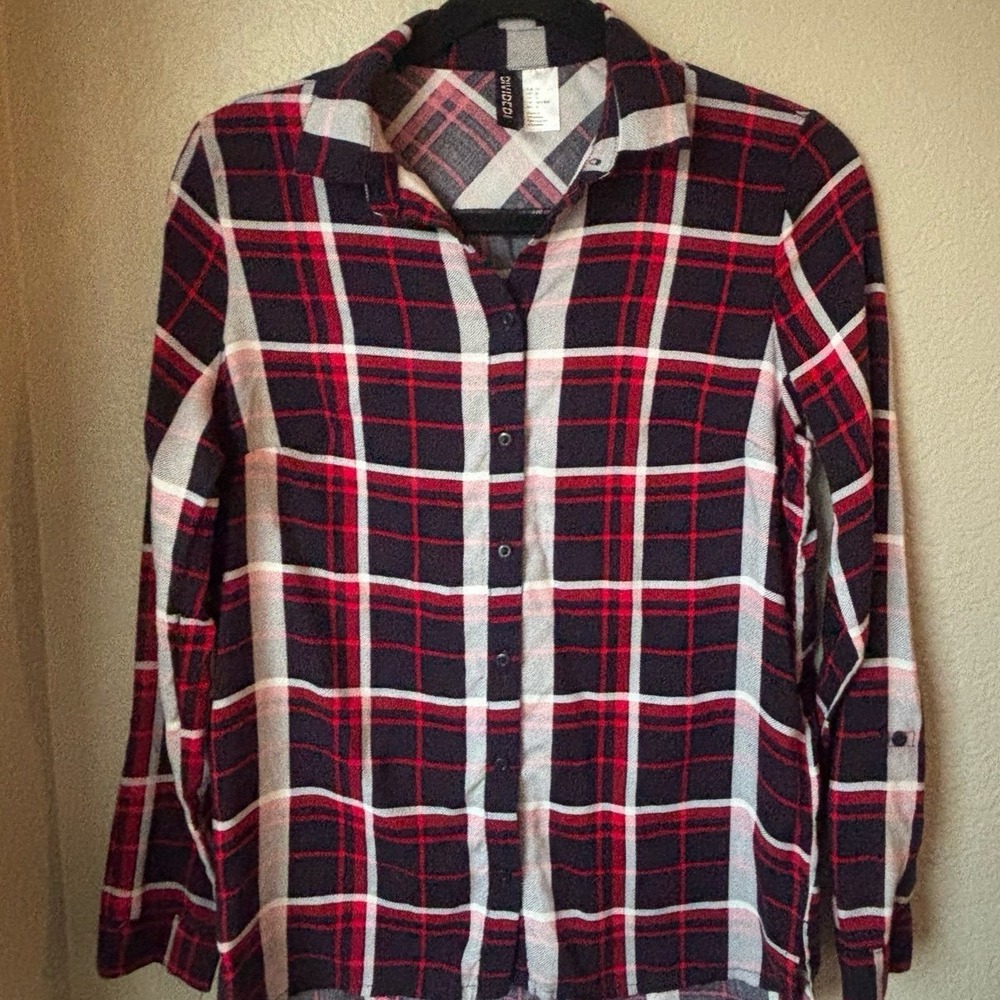 H&M Divided Women's (6) Red, White, and Blue Plaid Shirt‎